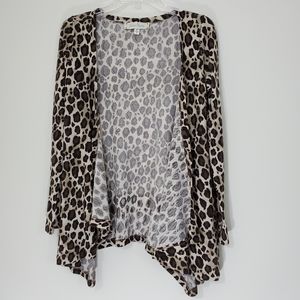 Criss Cross Leopard Print Sweater Size Small
